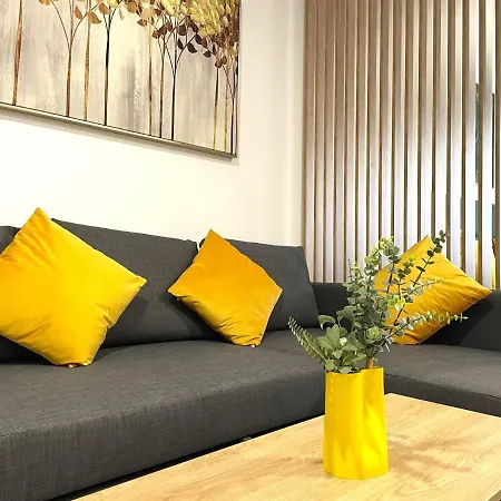 Charm Apartment *